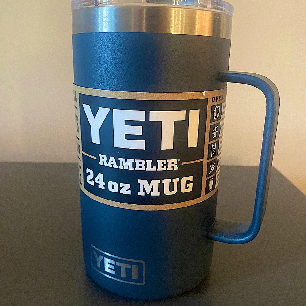 Yeti Mug in Navy. 24oz.